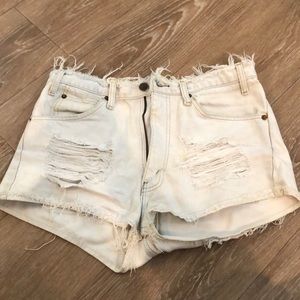 Vintage Levi’s High waisted jean shorts